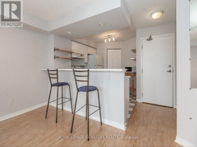 Photo - 801 King St W Unité 914