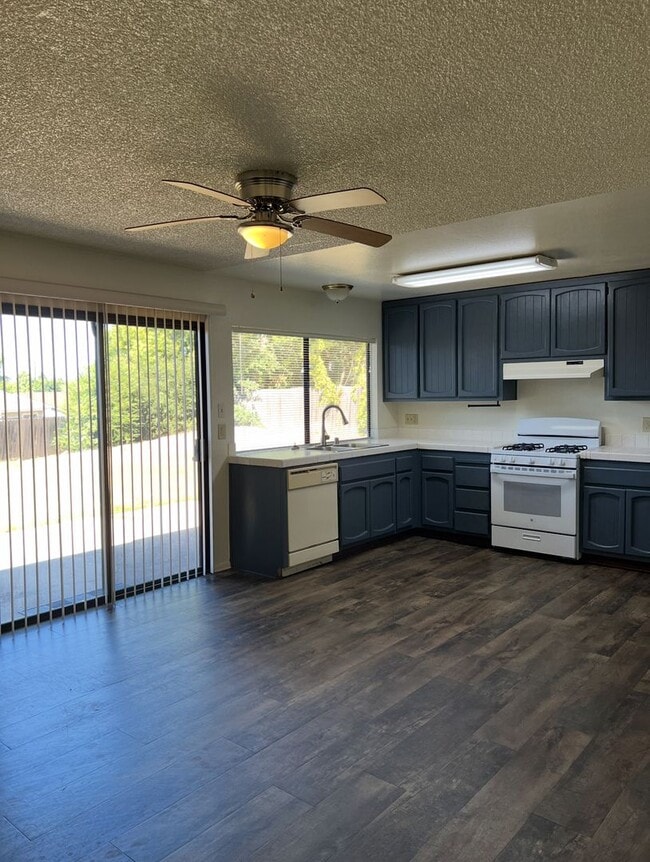 Photo - NICE 3 BED HOME IN CITRUS HEIGHTS!! HUGE YARD!!