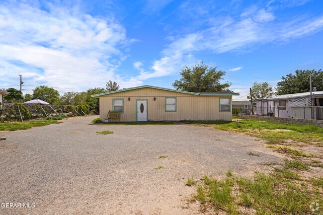 Building Photo - 3879 John Christopher Dr Rental