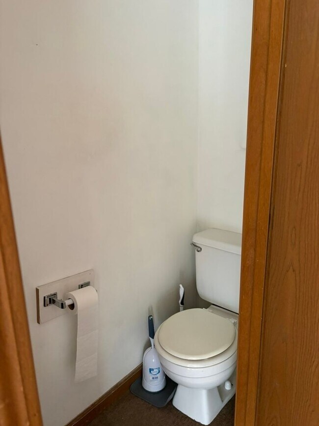 Photo - 801e Huggins Rd Unit Apt E