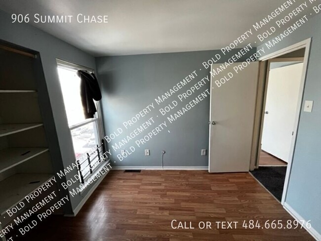 Photo - 906 Summit Chase Dr