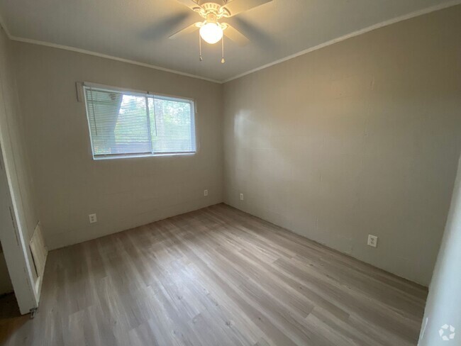 Building Photo - MAN-608N Unit A Rental