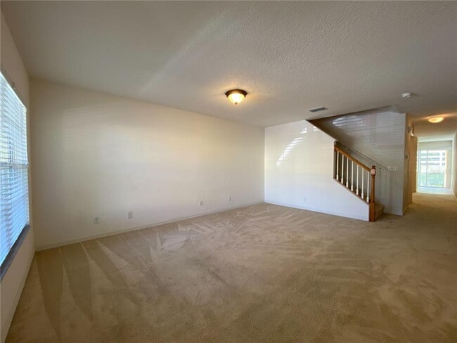 Photo - 253 Castlekeeper Pl