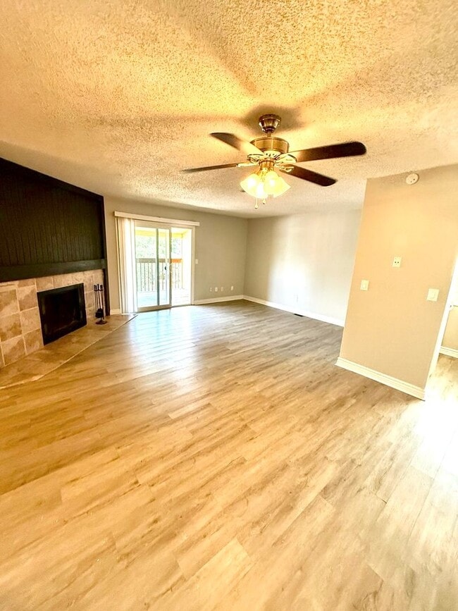 Photo - 4015 Stonedike Dr Unit D