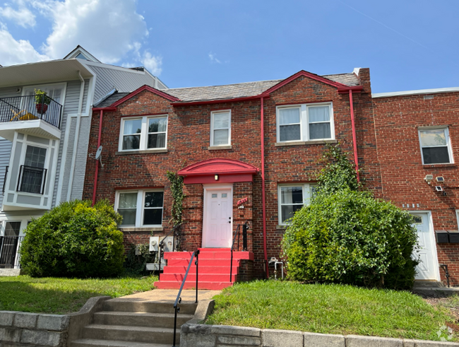 Building Photo - 1830 Independence Ave., SE Unit #3 Rental