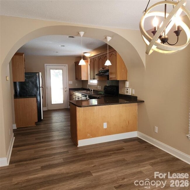 Photo - 208 Chuckwood Rd