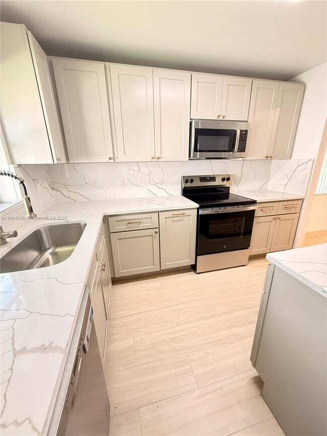 Photo - 236 NW 12th Ct