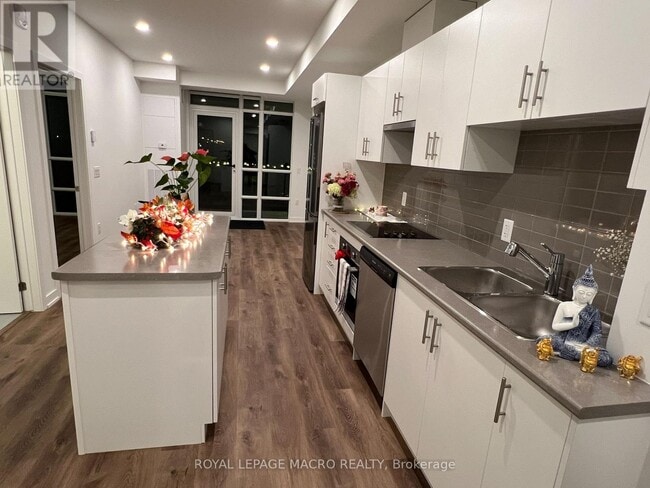 Photo - 461 Green Rd Unit 401