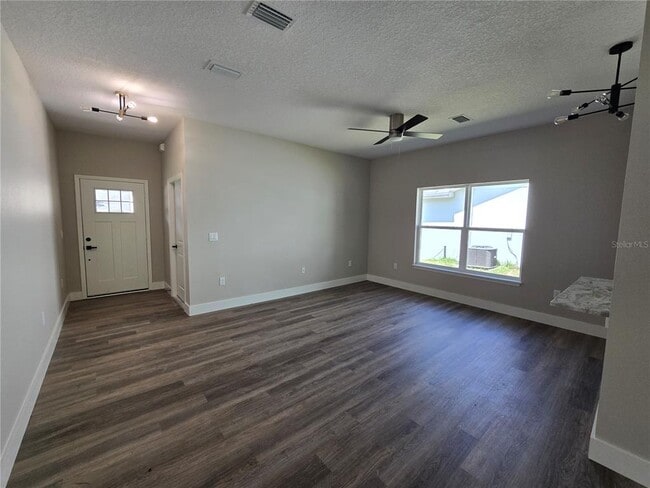 Photo - 7435 Mead Dr