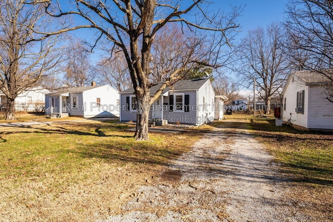730 N West Ave
