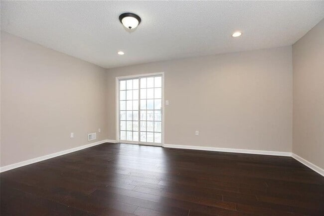 Photo - 155 Darwin Ln