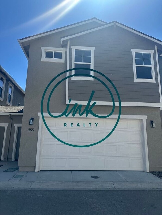 New Build Townhome Close to Downtown Gardn... - New Build Townhome Close to Downtown Gardn...