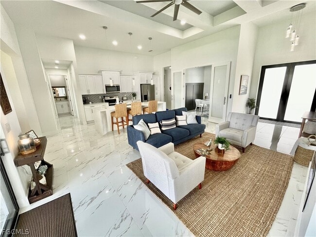 Photo - 915 SW Embers Terrace