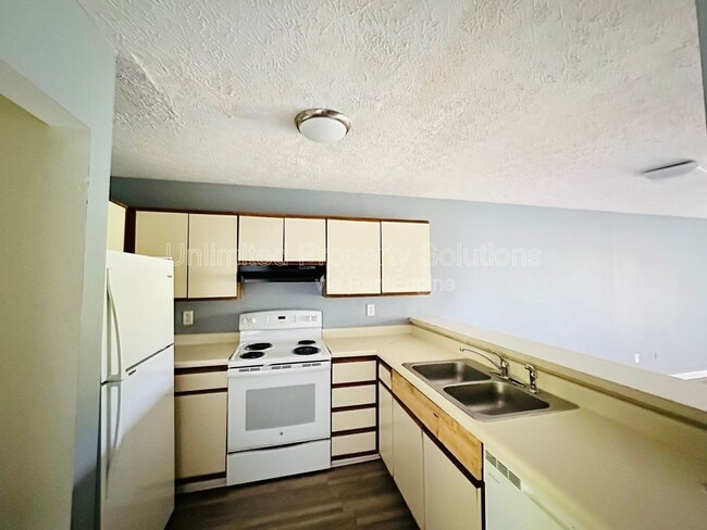 Photo - 205 Sunn Aire Ct Unit B