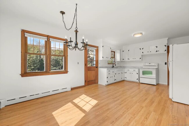 Photo - 5 Saviano Ln