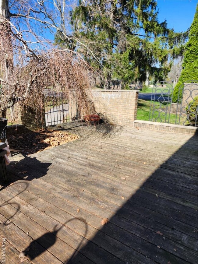 Photo - 1549 S Hill Blvd