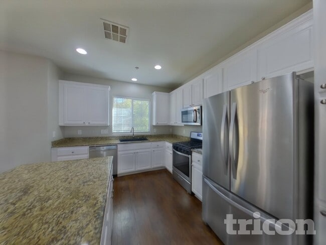 Photo - 6639 Weeping Pine St