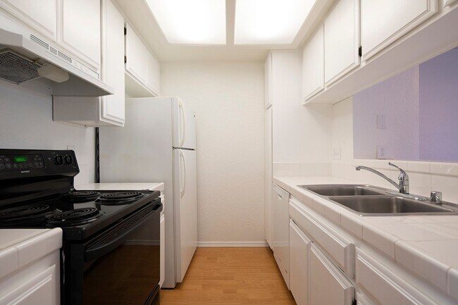 Photo - 2br/1.5ba Townhouse in North Park with Was...