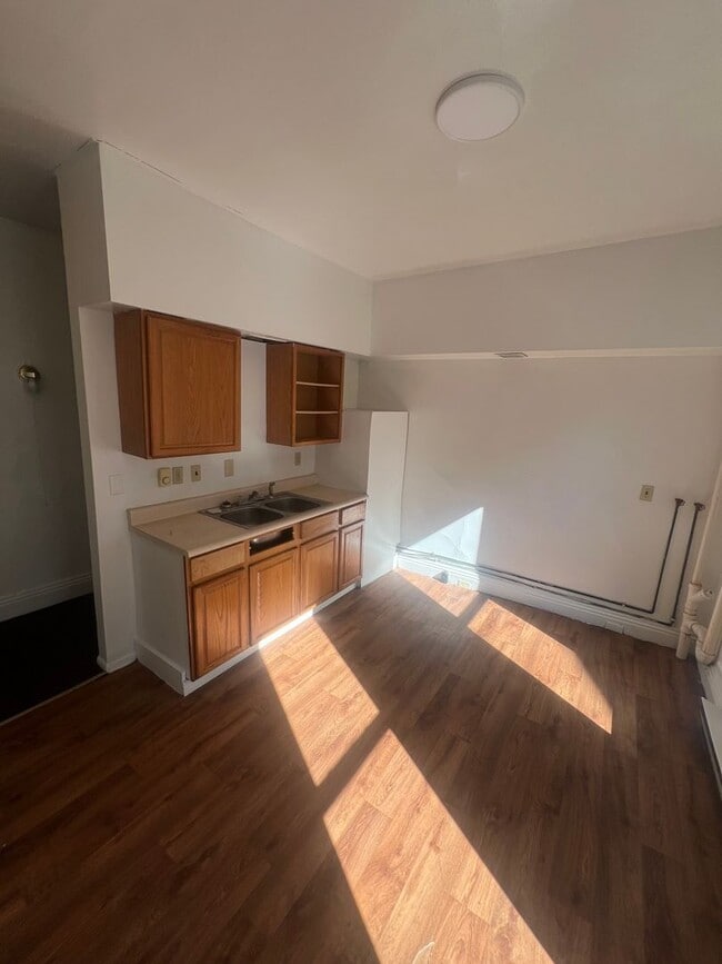 Photo - 508-10 E 6th St Unit #2