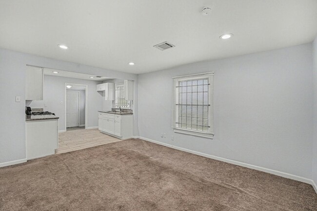 Photo - 3107 Altoona St