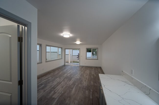 Building Photo - 418 Halemaumau St Rental
