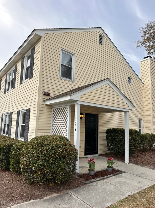 Photo - 106 Lullwater Dr Unit A