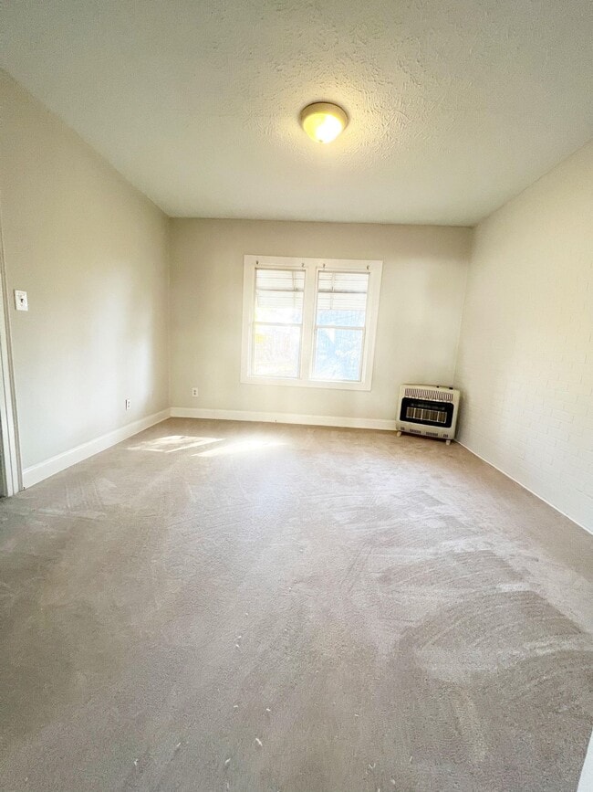 Photo - 337 5th Ave W