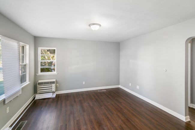 Photo - 522 W Lawn St