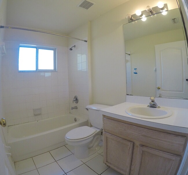 Photo - 519 Sonoma Dr