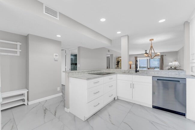 Photo - 7192 Huntington Ln Unidad 307