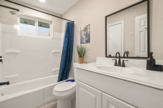 Photo - 1307 Diplomat Way