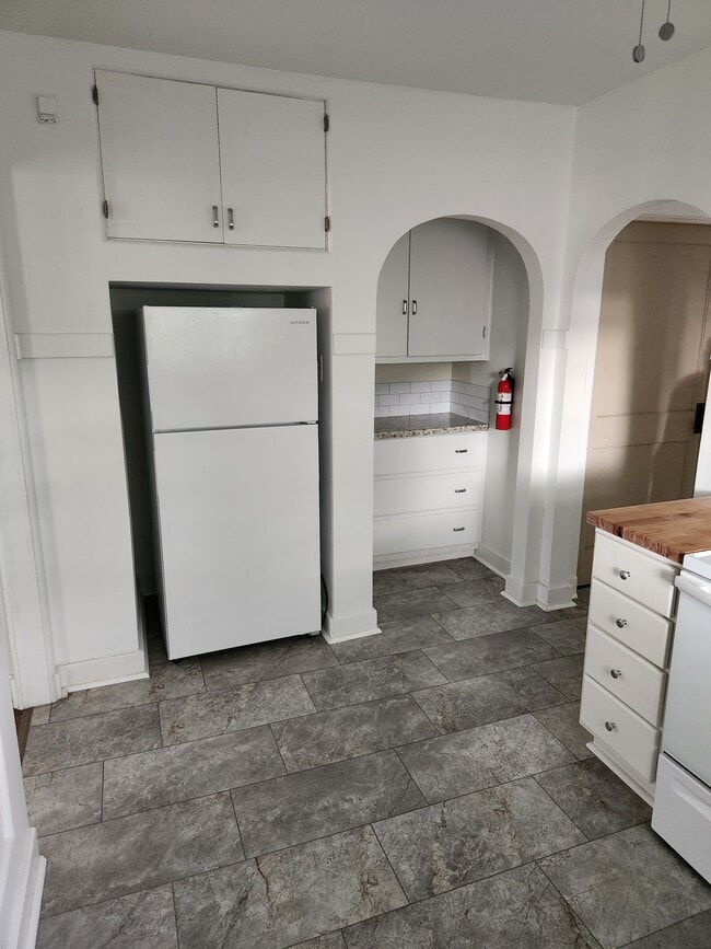 Kitchen - 610 Sycamore St Unidad #4