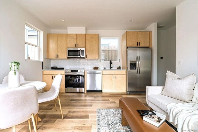 Building Photo - 2945 B St Unit 2947 B. St  2