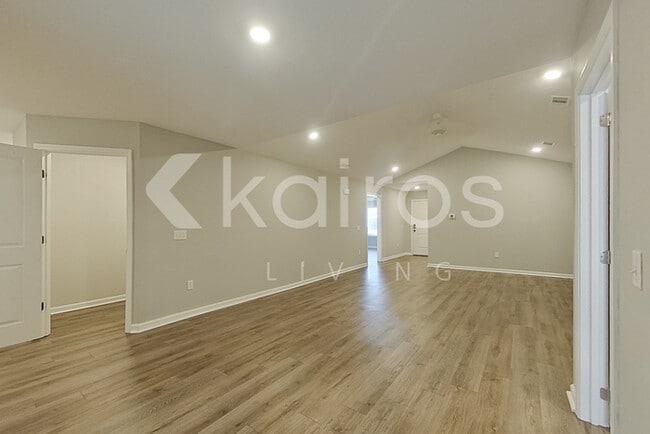 Photo - 121 Cottage Grove Rd