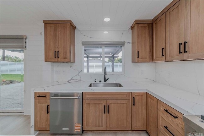 Photo - 8332 Sunnybrook Ave