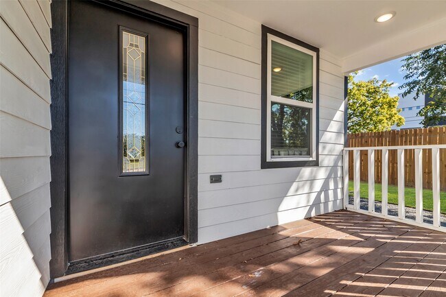 Photo - 3441 McGowen St