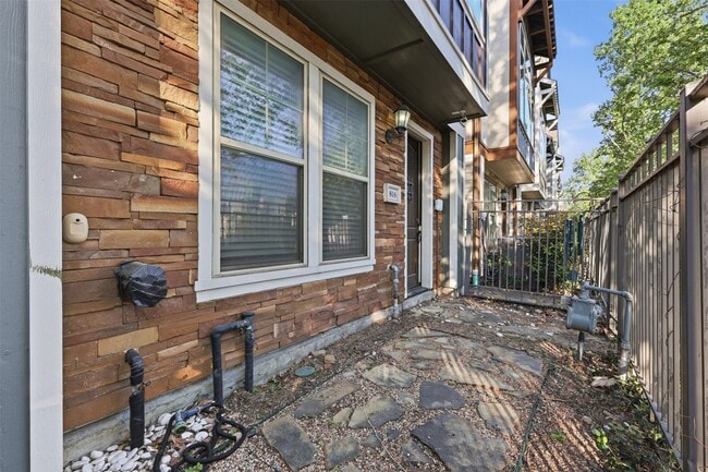 Photo - 1816 Dennis St