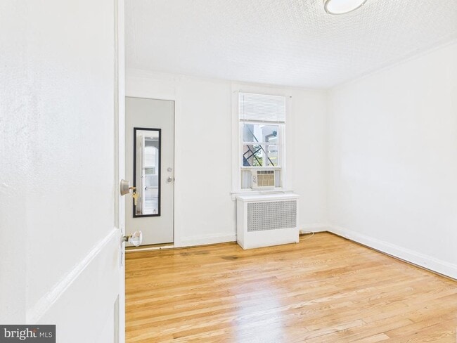 Photo - 205 E 33rd St