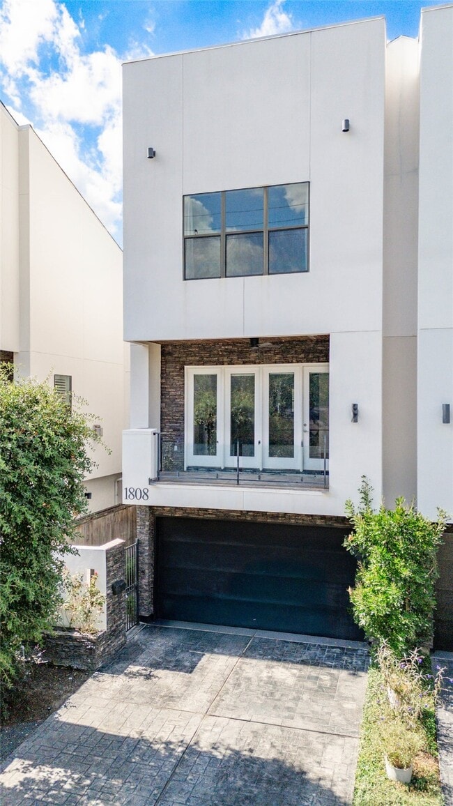 Photo - 1808 Ridgewood St