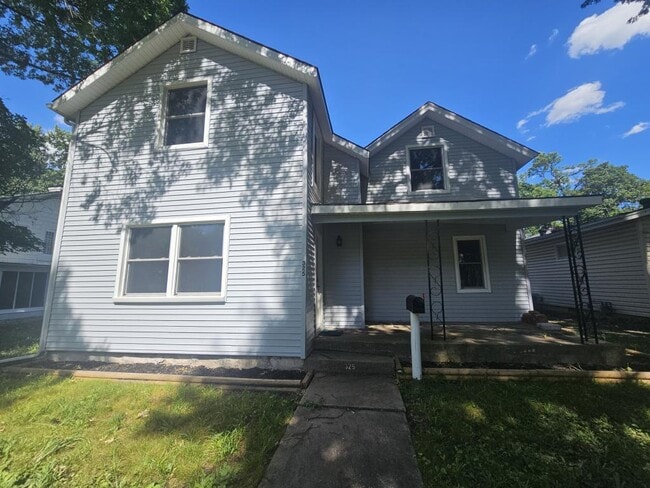 Building Photo - 325 S Elm St