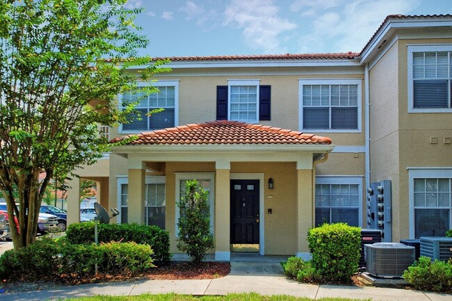 Updated 2/2 in gated community! - Updated 2/2 in gated community! Condo