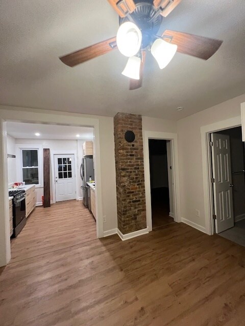 Photo - 2817 Bridge Ave Unidad 2817 Bridge Ave Dwn Back