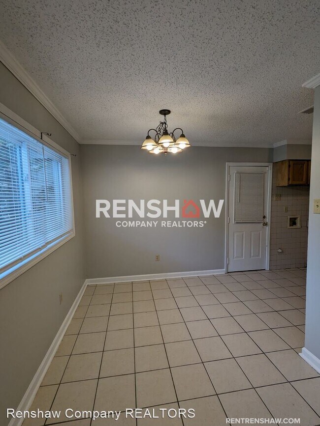 Photo - 3 br, 1 bath House - 2494 Judson St