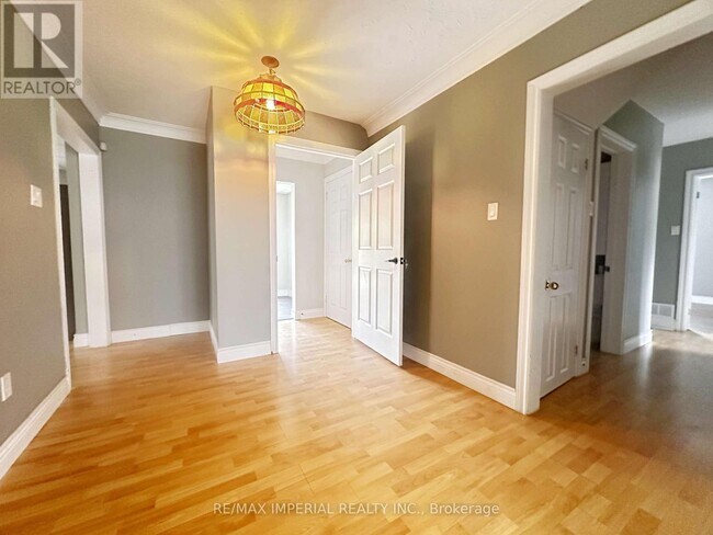 Photo - 1765 Appleview Rd