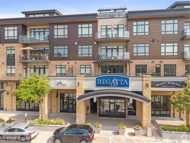 Building Photo - 875 Lake St N Unit 310 Rental