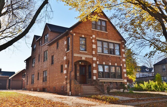 Building Photo - 1319 Rutledge St Unit #4