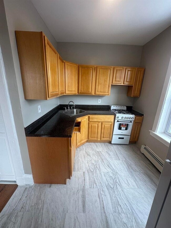 Photo - 12 Bond St Unit 5