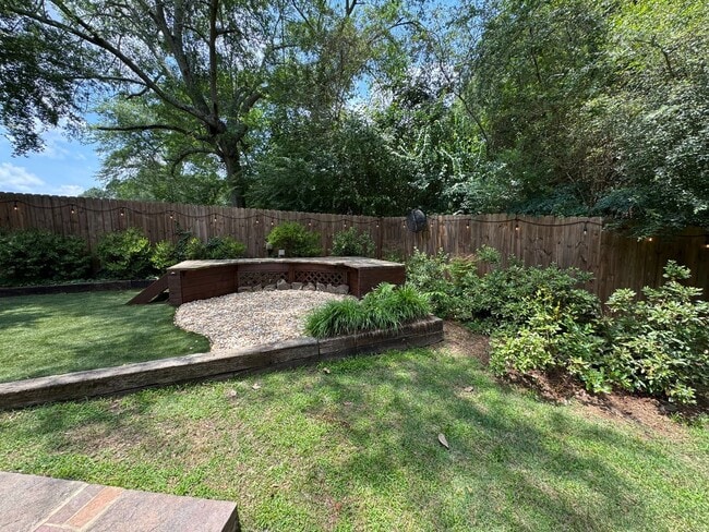 Photo - Executive Rental 4 bed 3 bath home in the heart of Country Club