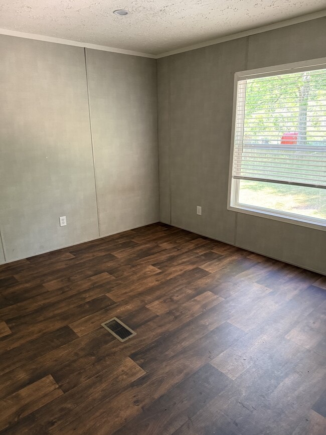 Photo - 4455 Middle St