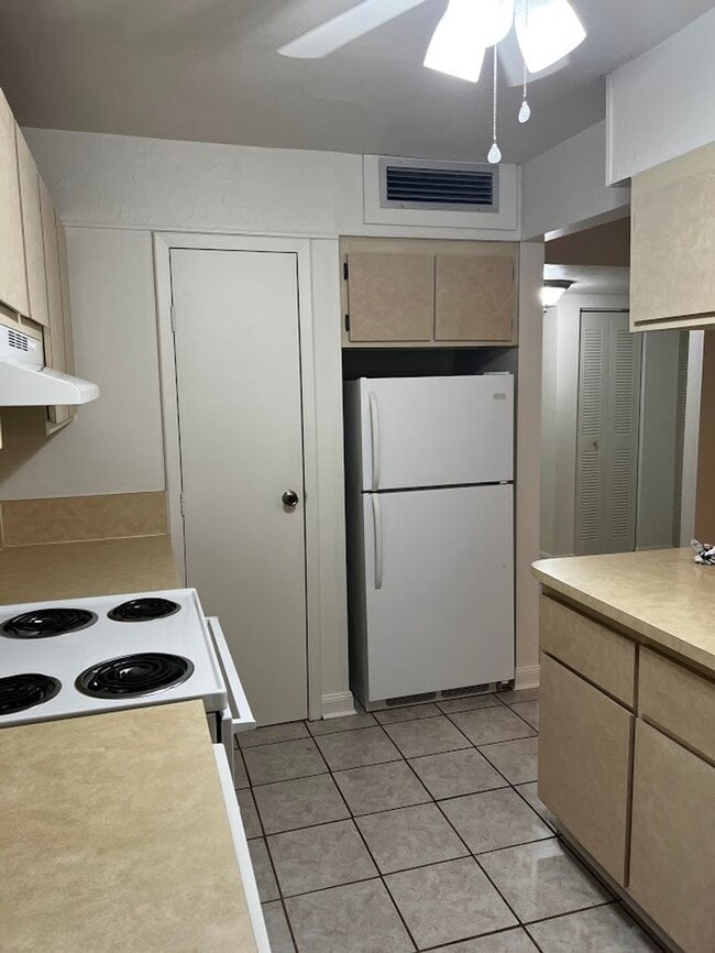 Photo - 2811 SW Archer Rd